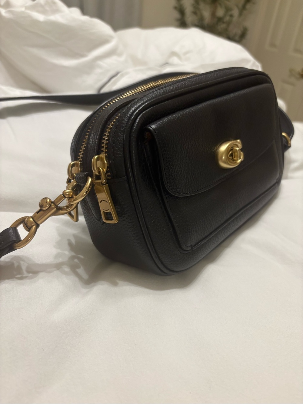 Coach Willow Camera Bag - Picture 2 of 10